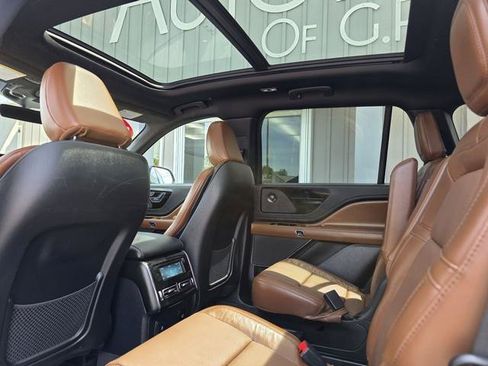 Used 2022 Lincoln Aviator Reserve w/ Equipment Group 201A AWD/4WD image 28