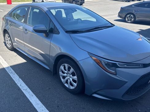 Used 2021 Toyota Corolla LE FWD image 3