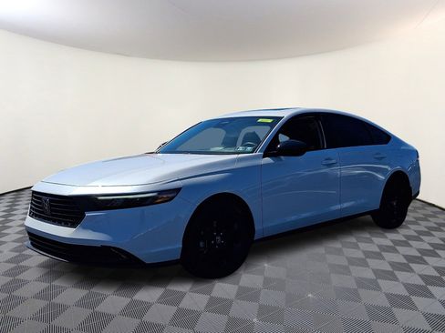 Used 2025 Honda Accord SE image 3