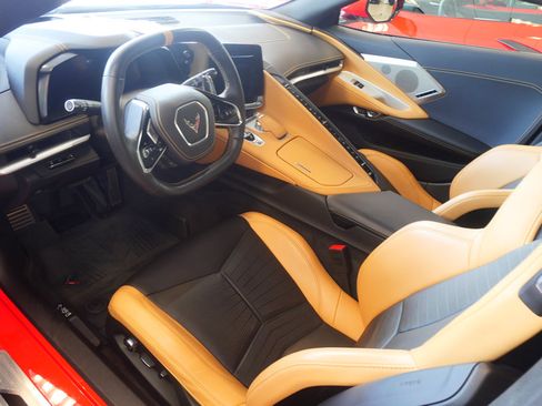 Used 2025 Chevrolet Corvette Stingray Preferred Conv w/ Z51 Performance Package RWD image 9