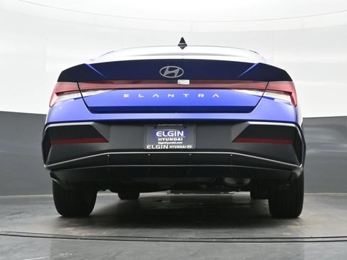 Certified 2025 Hyundai Elantra SEL image 31