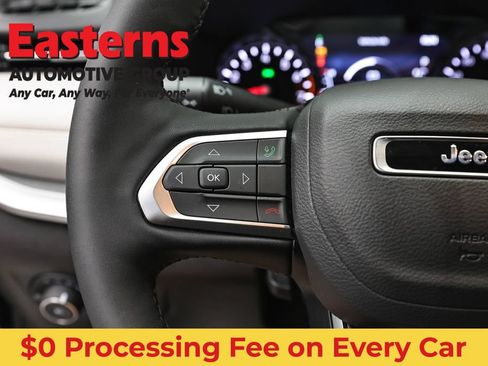 Used 2025 Jeep Compass Limited AWD/4WD image 15