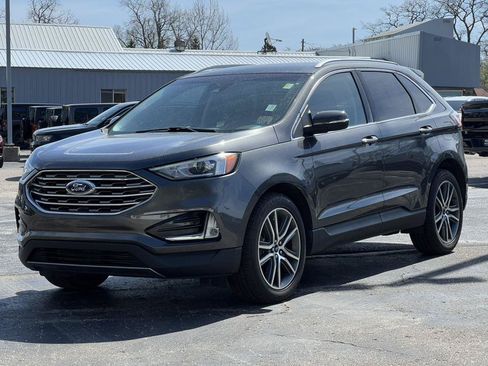 Used 2019 Ford Edge Titanium w/ Cold Weather Package AWD/4WD image 36