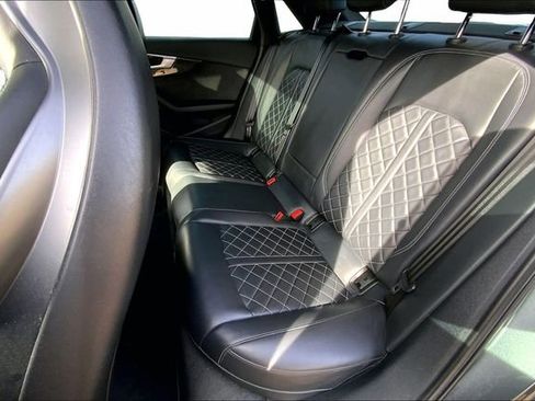 Used 2020 Audi S4 Premium Plus w/ Premium Plus Package image 18