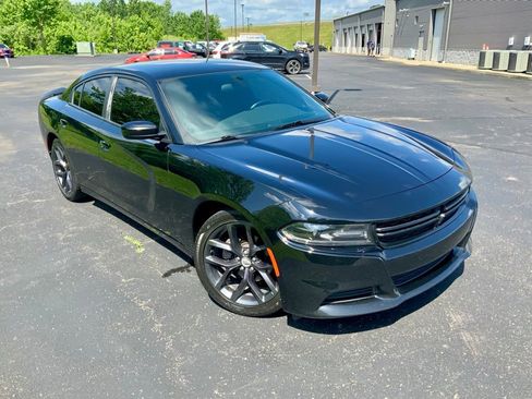 Used 2020 Dodge Charger SXT w/ Blacktop Package RWD image 2