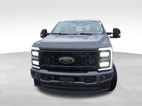 New 2026 Ford F350 Lariat w/ Black Appearance Package image 8