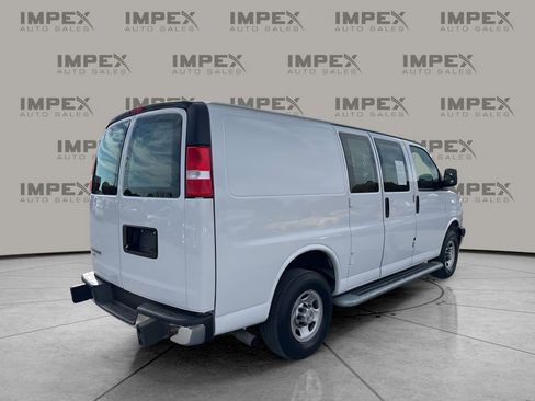 Used 2023 Chevrolet Express 2500 w/ Driver Convenience Package image 5