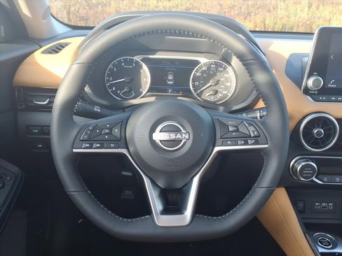 New 2025 Nissan Sentra SV w/ SV Premium Package image 12