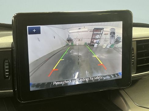 Used 2022 Ford Explorer XLT w/ Equipment Group 202A image 20