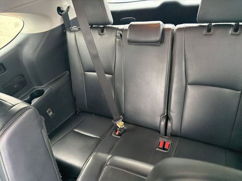 Used 2023 Toyota Highlander Limited image 9