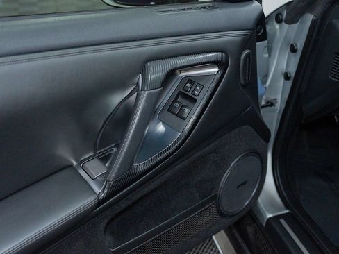 Used 2009 Nissan GT-R Premium AWD/4WD image 23