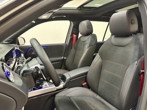 New 2025 Mercedes-Benz GLB 35 AMG 4MATIC image 6