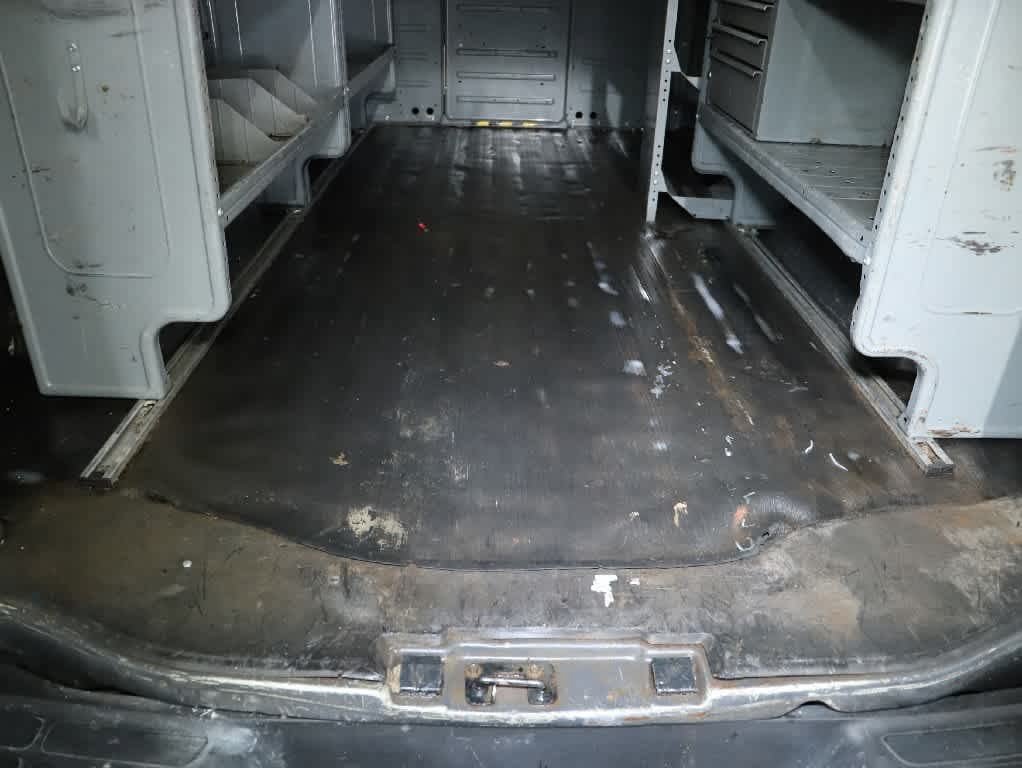 Used 2014 Chevrolet Express 2500 RWD image 28