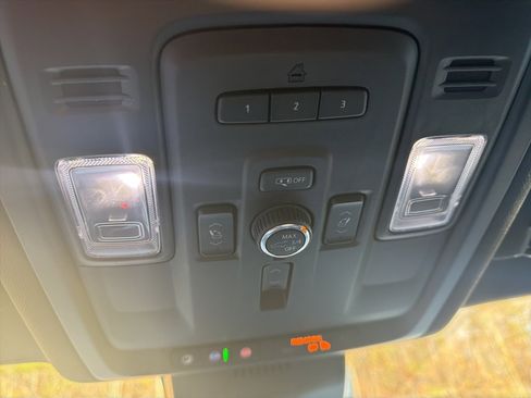 Certified 2024 Chevrolet Suburban Premier image 26