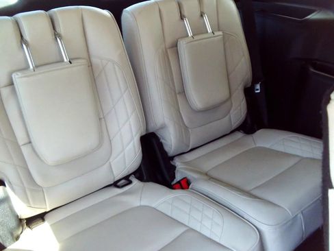 Used 2016 Ford Explorer Platinum AWD/4WD image 32