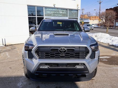 Used 2024 Toyota Tacoma TRD Sport image 8