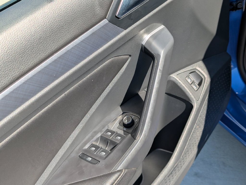 Used 2024 Volkswagen Jetta SE FWD image 17