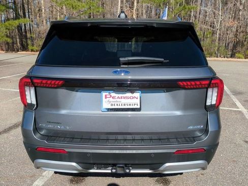 Used 2025 Ford Explorer Platinum w/ LUX Leather Package image 5