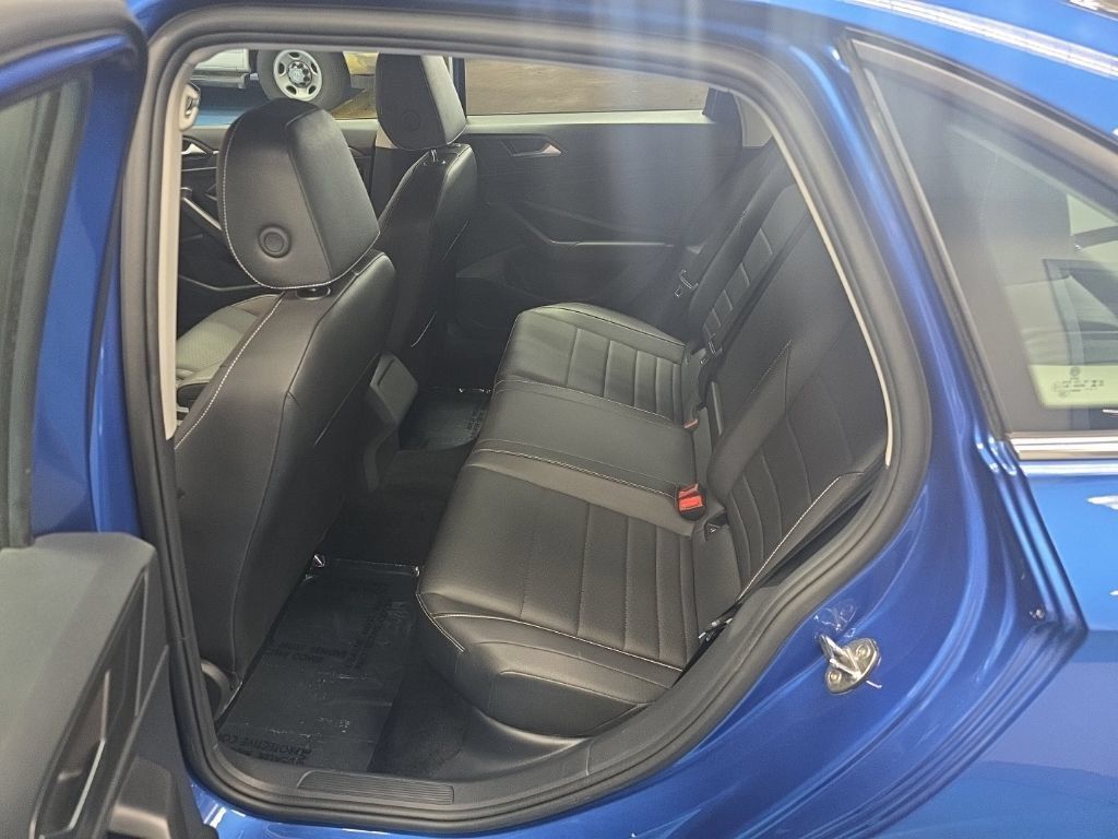 Used 2024 Volkswagen Jetta SE FWD image 13