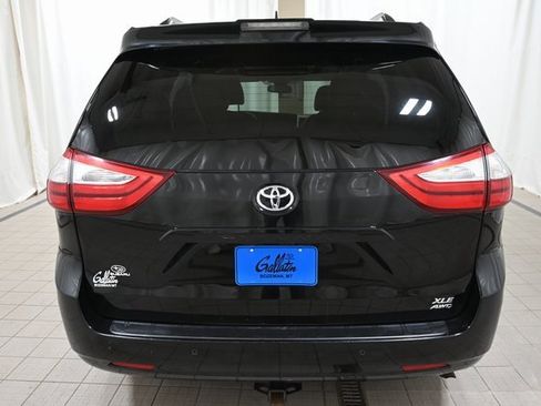 Used 2018 Toyota Sienna XLE Premium image 14