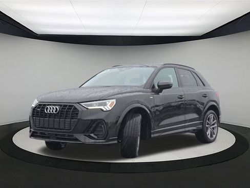 Certified 2025 Audi Q3 2.0T Premium w/ Convenience Package image 3