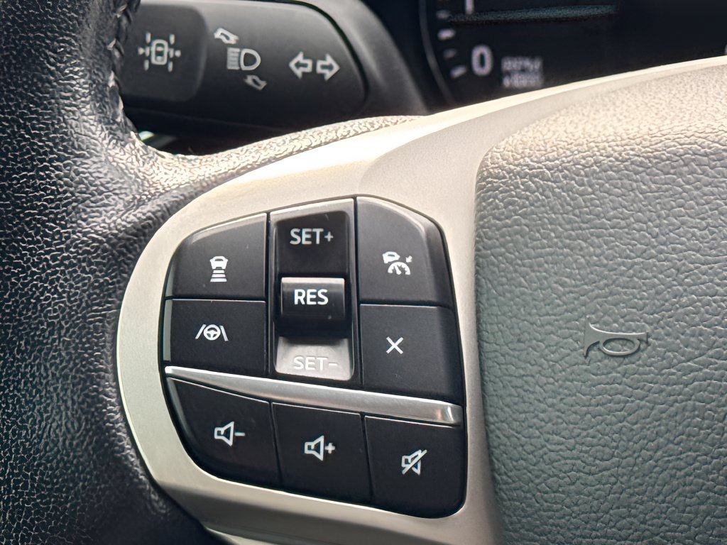 Used 2021 Ford Explorer Limited w/ Equipment Group 301A AWD/4WD image 19