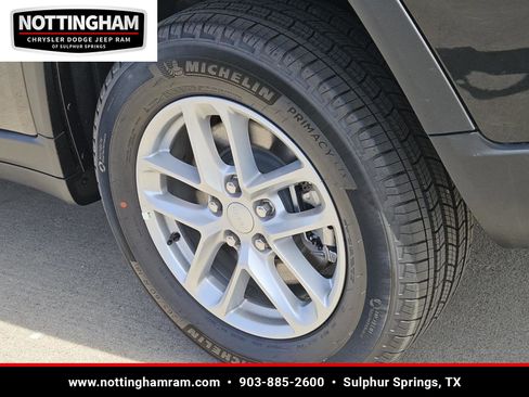 New 2025 Jeep Grand Cherokee L Laredo w/ Luxury Tech Group I image 5