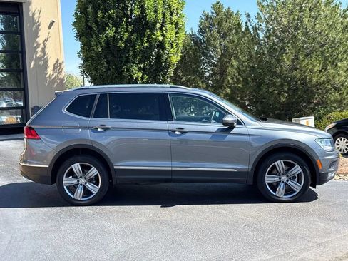 Used 2021 Volkswagen Tiguan SEL AWD/4WD image 26