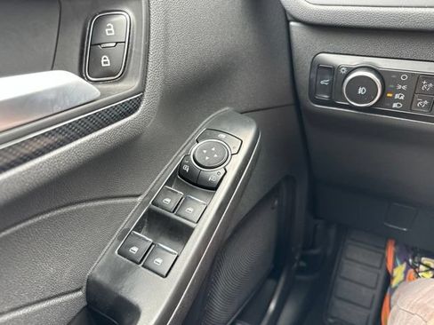 Used 2025 Ford Escape ST-Line Select AWD/4WD image 44