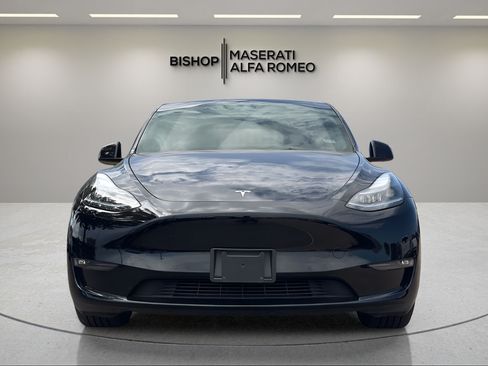 Used 2022 Tesla Model Y Performance AWD/4WD image 2
