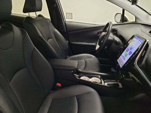 Used 2017 Toyota Prius Prime Advanced image 21