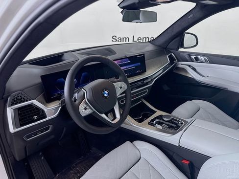 Used 2024 BMW X7 xDrive40i w/ Parking Assistance Package image 9