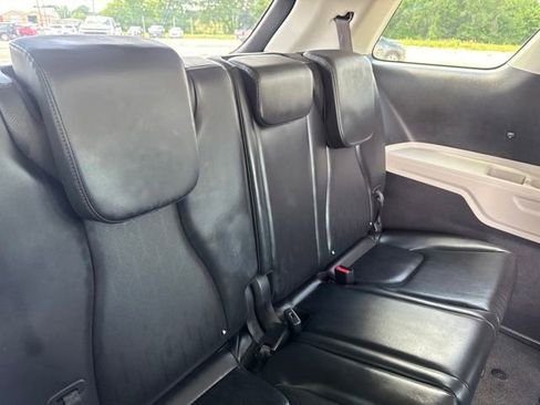 Used 2023 Kia Carnival LX FWD image 18