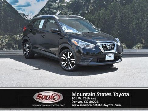 Used 2019 Nissan Kicks SV FWD image 1