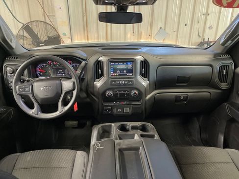 Used 2019 Chevrolet Silverado 1500 Custom Trail Boss w/ Custom Convenience Package AWD/4WD image 18