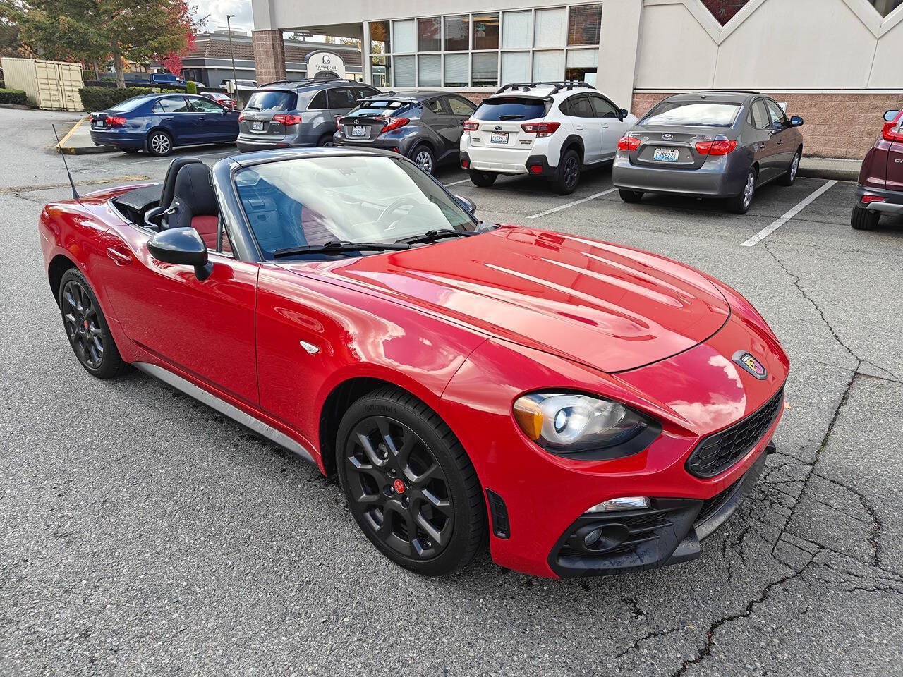 Used 2018 FIAT 124 Spider Abarth w/ Convenience Group RWD image 10