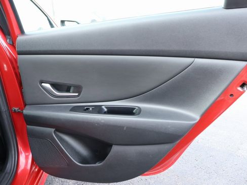 Used 2021 Hyundai Elantra SEL w/ Convenience Package image 12