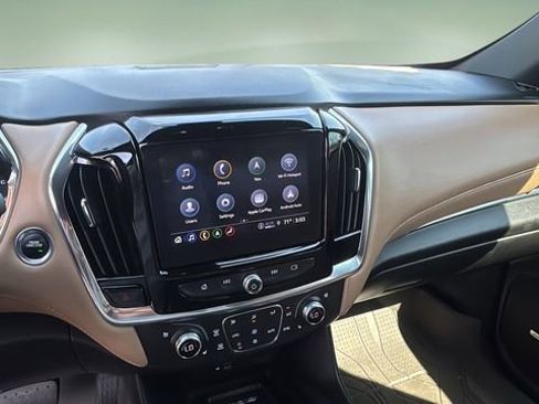 Used 2023 Chevrolet Traverse Premier image 23