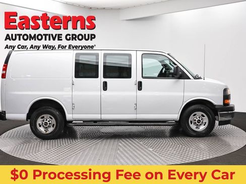 Used 2020 GMC Savana 2500 w/ Driver Convenience Package RWD image 4