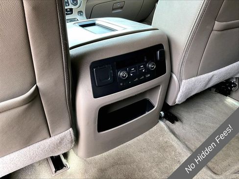 Used 2018 GMC Yukon SLT w/ Open Road Package AWD/4WD image 30