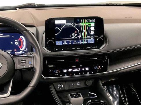 Used 2023 Nissan Rogue Platinum w/ Platinum Premium Package image 6