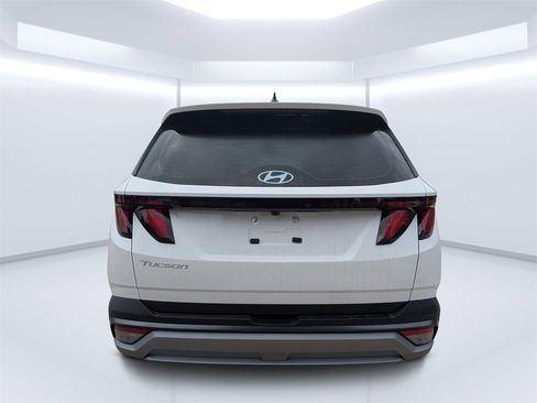 New 2026 Hyundai Tucson SE image 4