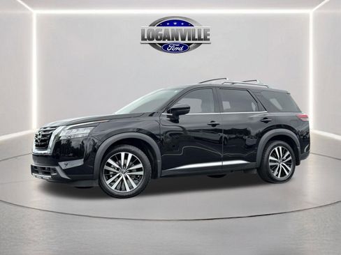 Used 2024 Nissan Pathfinder Platinum w/ Cargo Package AWD/4WD image 1
