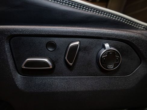 Used 2025 GMC Yukon Denali Ultimate image 19