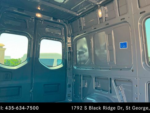 Used 2025 Mercedes-Benz Sprinter 2500 image 19