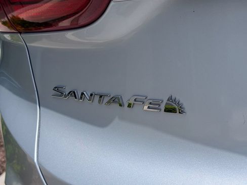 Used 2019 Hyundai Santa Fe SE FWD image 29