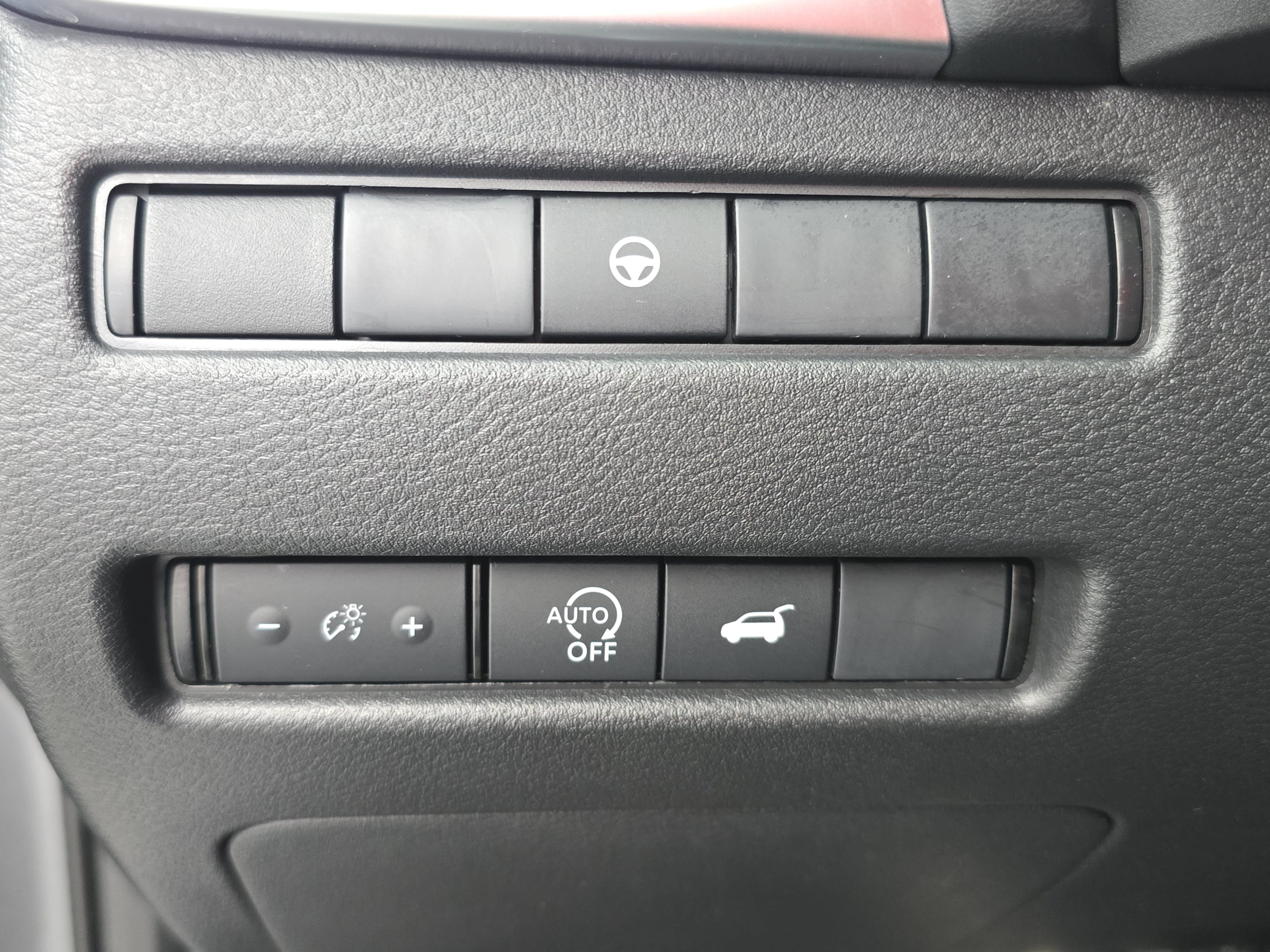 Certified 2026 Nissan Rogue SV FWD image 25