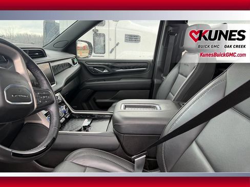 Used 2024 GMC Yukon Denali w/ Advanced Technology Package AWD/4WD image 14