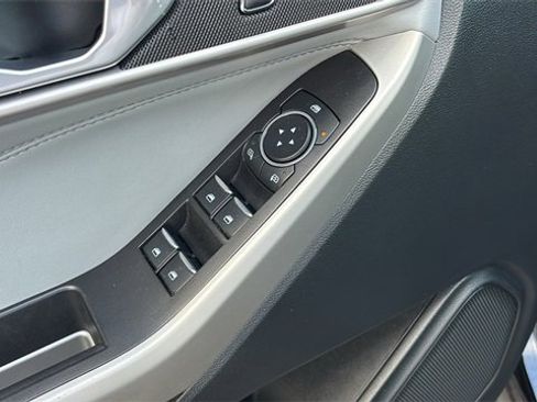 Used 2024 Ford Explorer XLT w/ Equipment Group 202A image 11