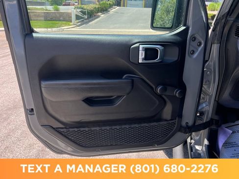 Used 2022 Jeep Wrangler Unlimited Sport AWD/4WD image 10